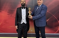 Akif Manaf’a Cine1 Barış Ödülü