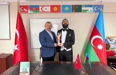 Dünyaca Ünlü Yazar Akif Manaf’a Diyalog ve Barış Ödülü