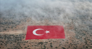 Sislerin Arasından Yükselen Milli Gurur: Mut'taki Dev Türk Bayrağı Büyüledi