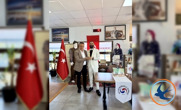 Akif Manaf’a Büyük Mübadele Derneği’nden “Evrensel Kardeşlik ve Barış Ödülü”