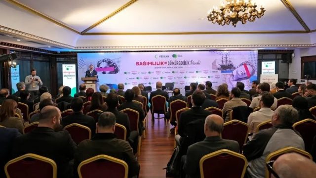 Yeşilay’da bağımlılık ve sömürgecilik ilişkisi ele alındı